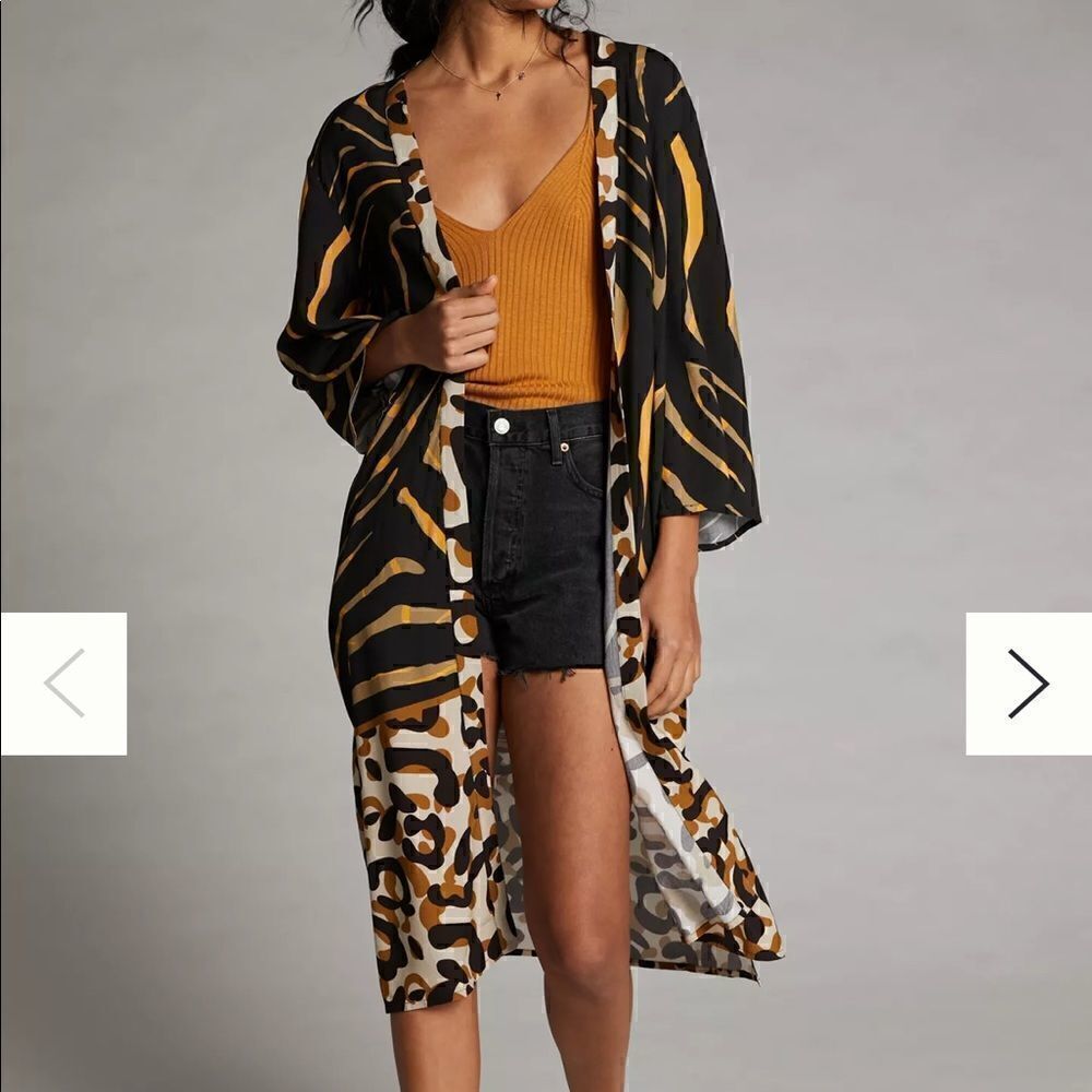 Blank NYC Jirvona animal print kimono NWOT